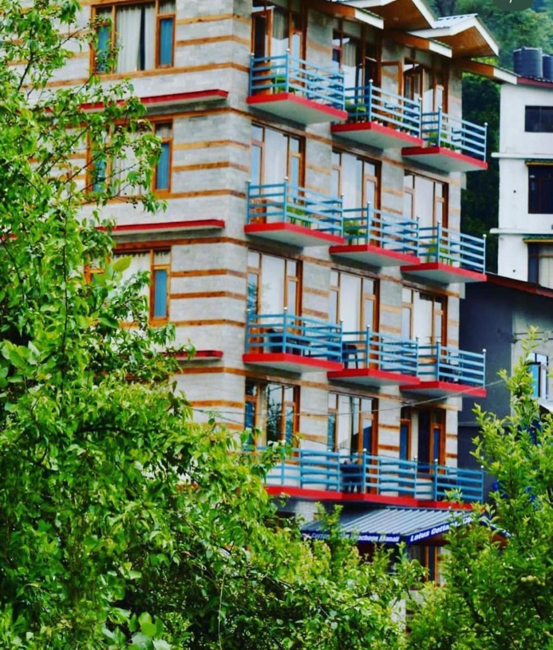 Hotel Himachal Heights Manāli Extérieur photo