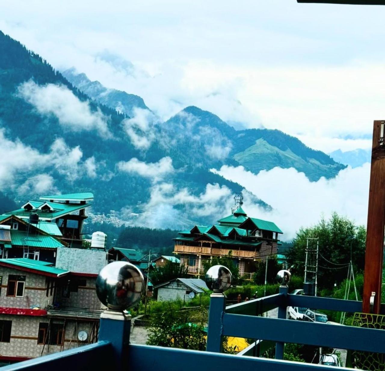 Hotel Himachal Heights Manāli Extérieur photo